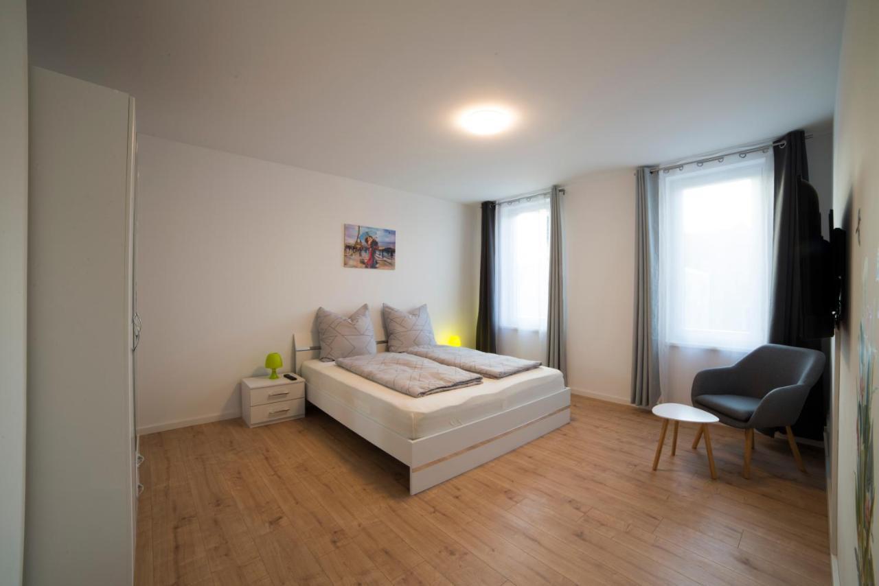 Schoene Ferienwohnung 78M2, 3 Schlafzimmer, 2 Baeder, Zentrumnah, 1Og Ερφούρτη Εξωτερικό φωτογραφία