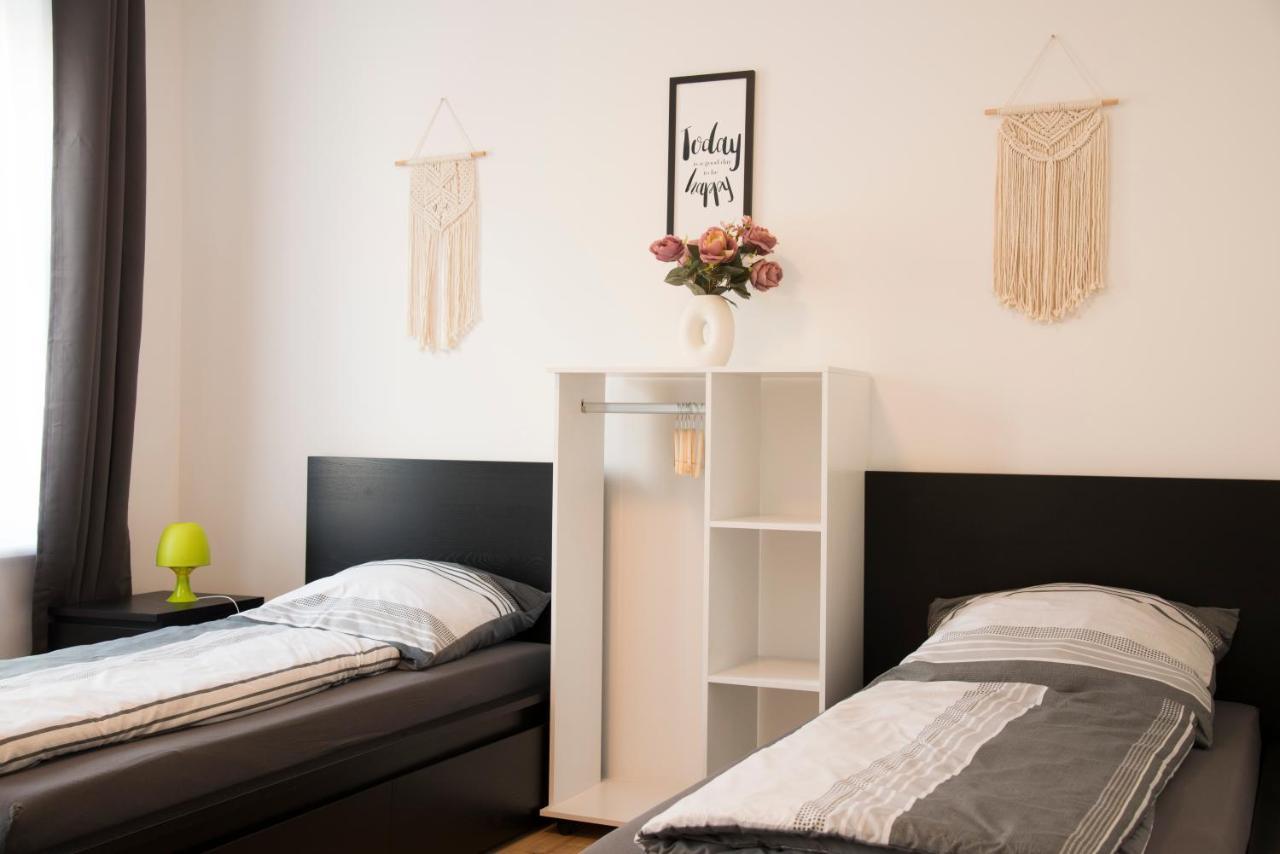 Schoene Ferienwohnung 78M2, 3 Schlafzimmer, 2 Baeder, Zentrumnah, 1Og Ερφούρτη Εξωτερικό φωτογραφία