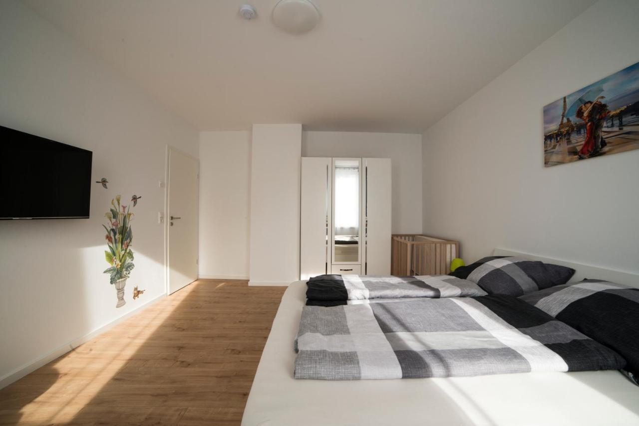 Schoene Ferienwohnung 78M2, 3 Schlafzimmer, 2 Baeder, Zentrumnah, 1Og Ερφούρτη Εξωτερικό φωτογραφία