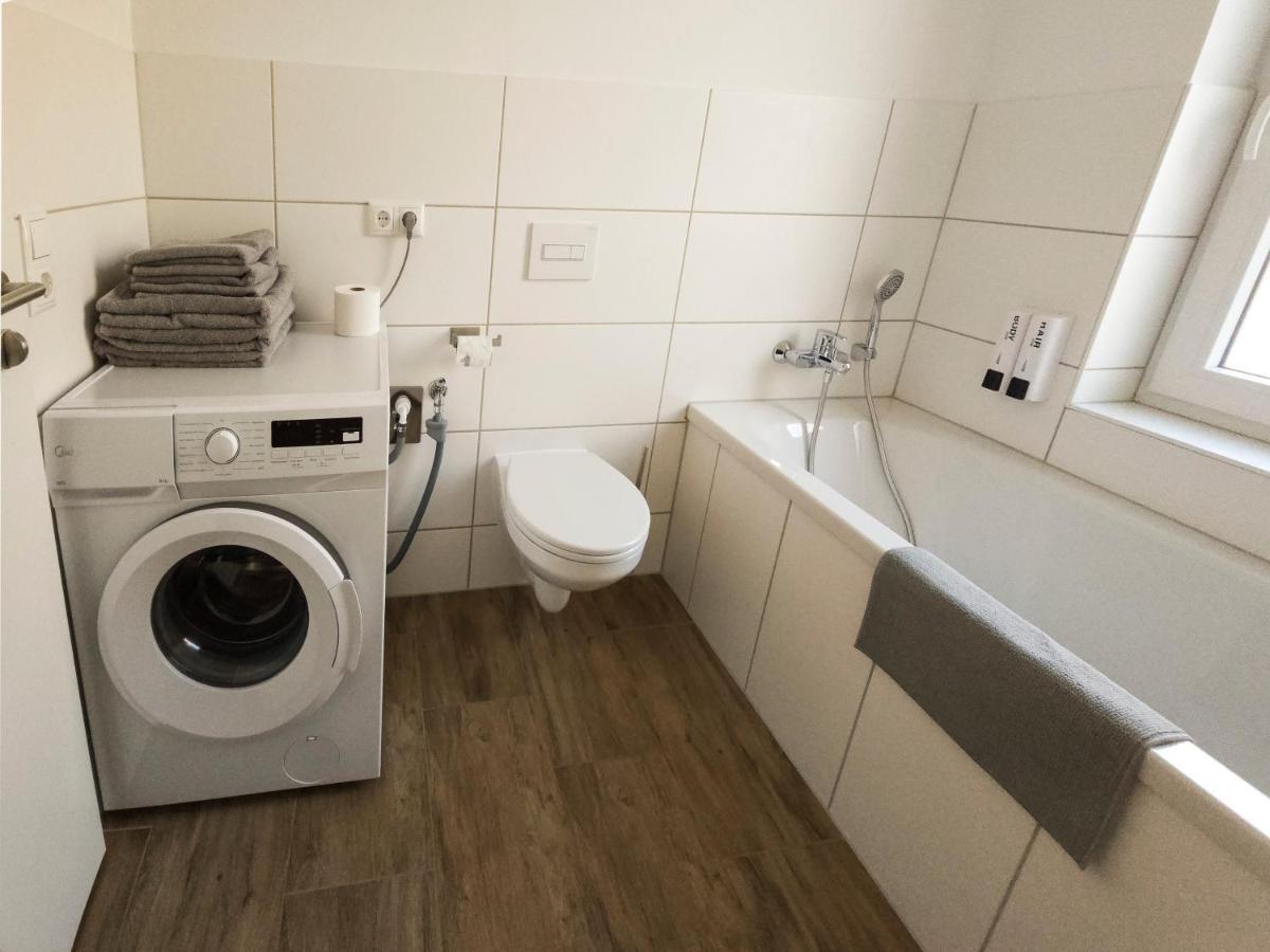 Schoene Ferienwohnung 78M2, 3 Schlafzimmer, 2 Baeder, Zentrumnah, 1Og Ερφούρτη Εξωτερικό φωτογραφία